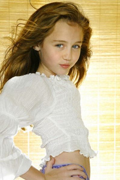 miley_cyrus_child_photos_1_0_0_0x0_400x598